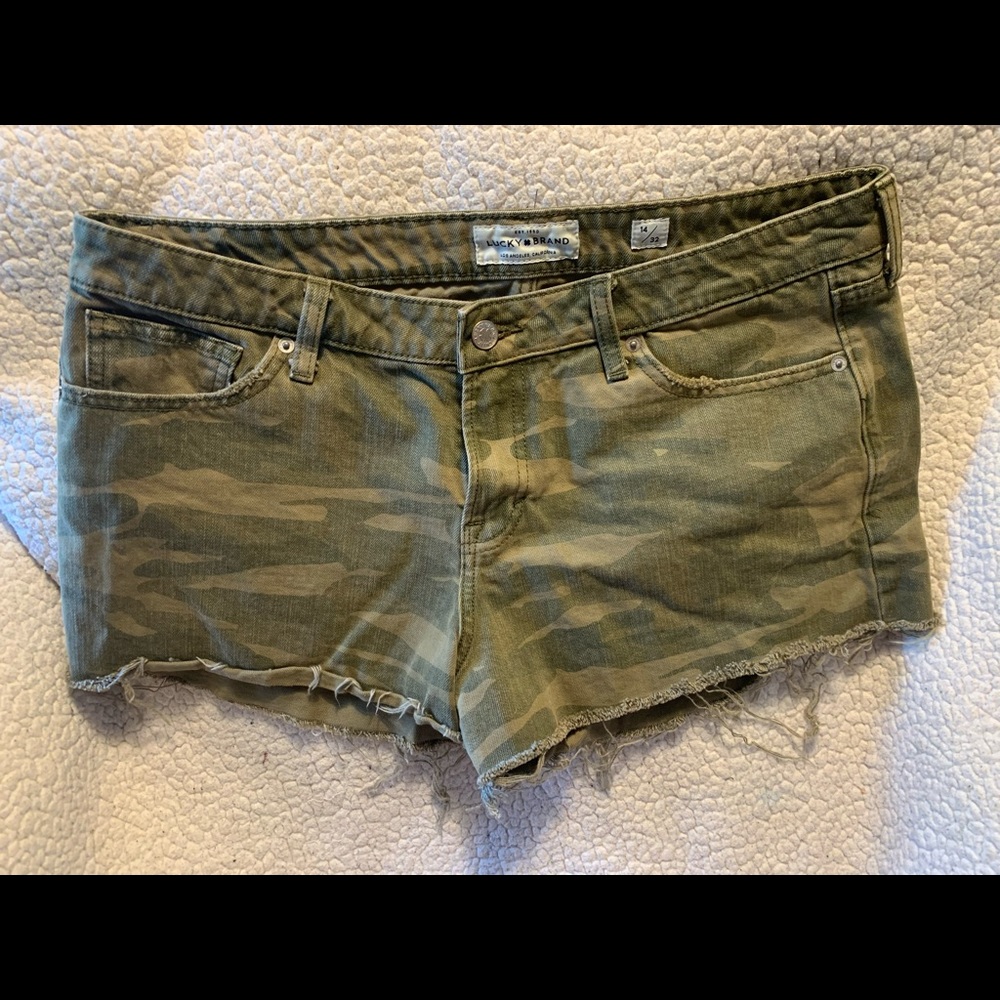 Luck Brand Green Camo Cutoff Shorts 14/32